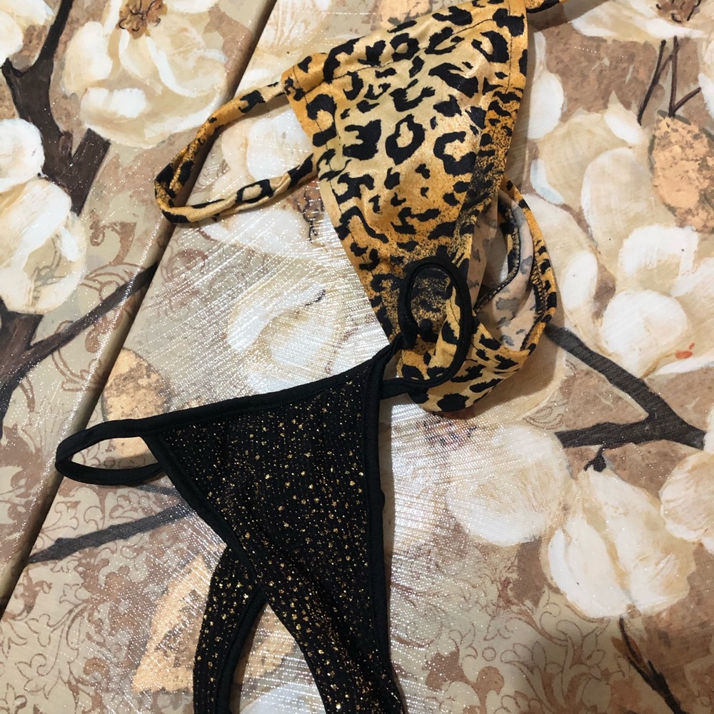 Women’s thongs